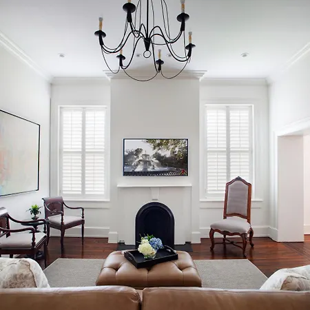 Kasa Jules Savannah Room photo