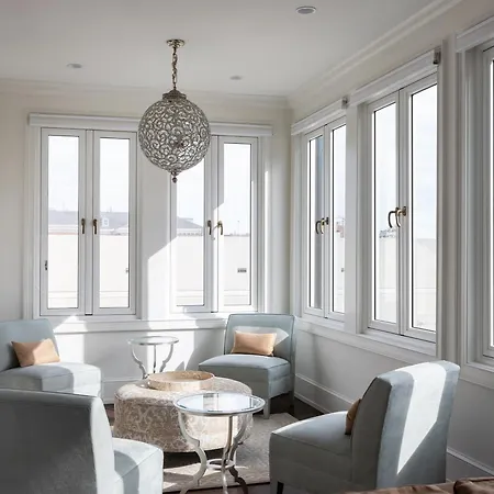 Kasa Jules Savannah Room photo