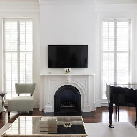 Kasa Jules Savannah Room photo